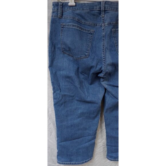 Riders By Lee Womens 12M Mid Rise Stretch Light Wash Capri Denim Shorts 32x21 - Picture 7 of 11